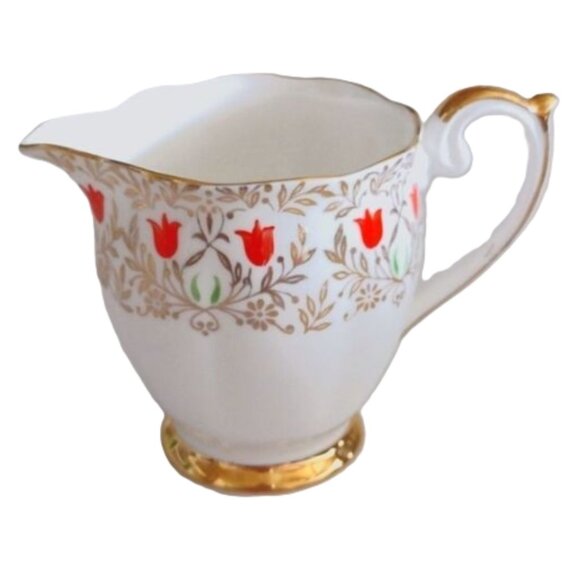 Vintage Queen Anne Bone China Creamer Gold Trim Small Red Tulips Border - Picture 1 of 11